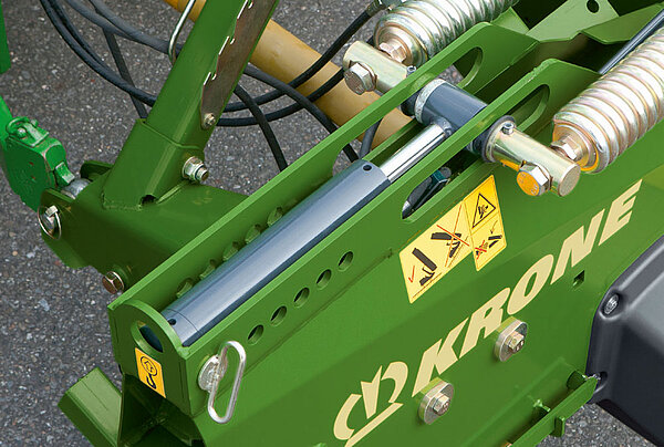 Adjusting the ground pressure from the tractor