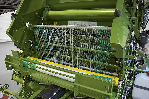 The ­KRONE net wrap system