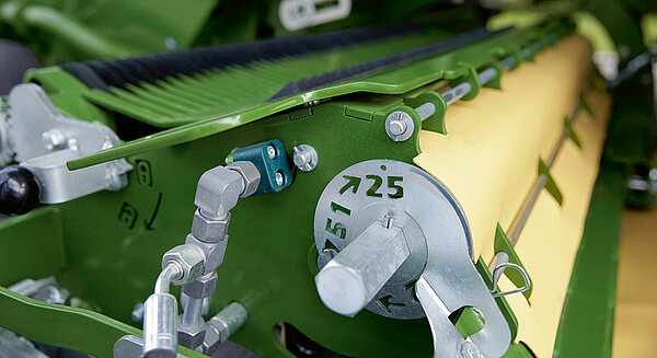Variable blade control system