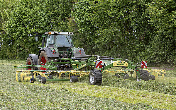 The bogies on the KRONE Swadro rakes