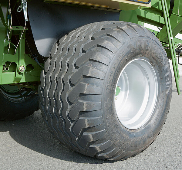 Standard single axle on BiG Pack 890