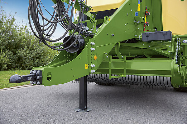 Hitch for quiet running