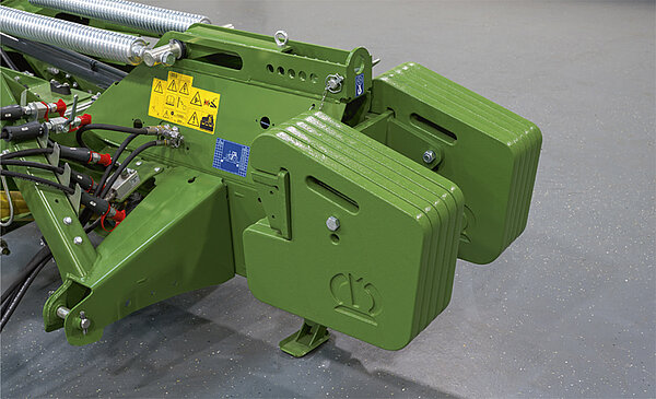Cross-conveying and swathing
