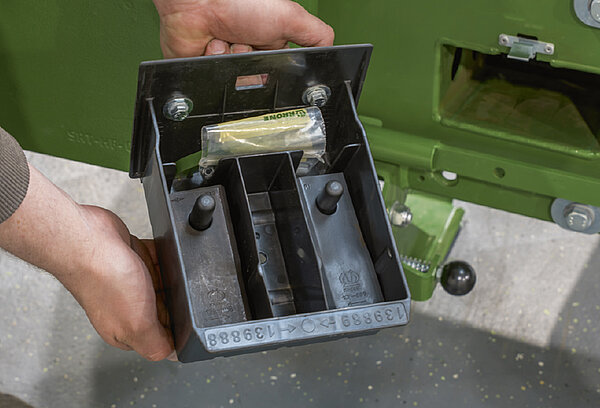 Changing blades in an instant