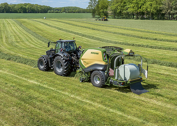 Moisture measurement for round balers