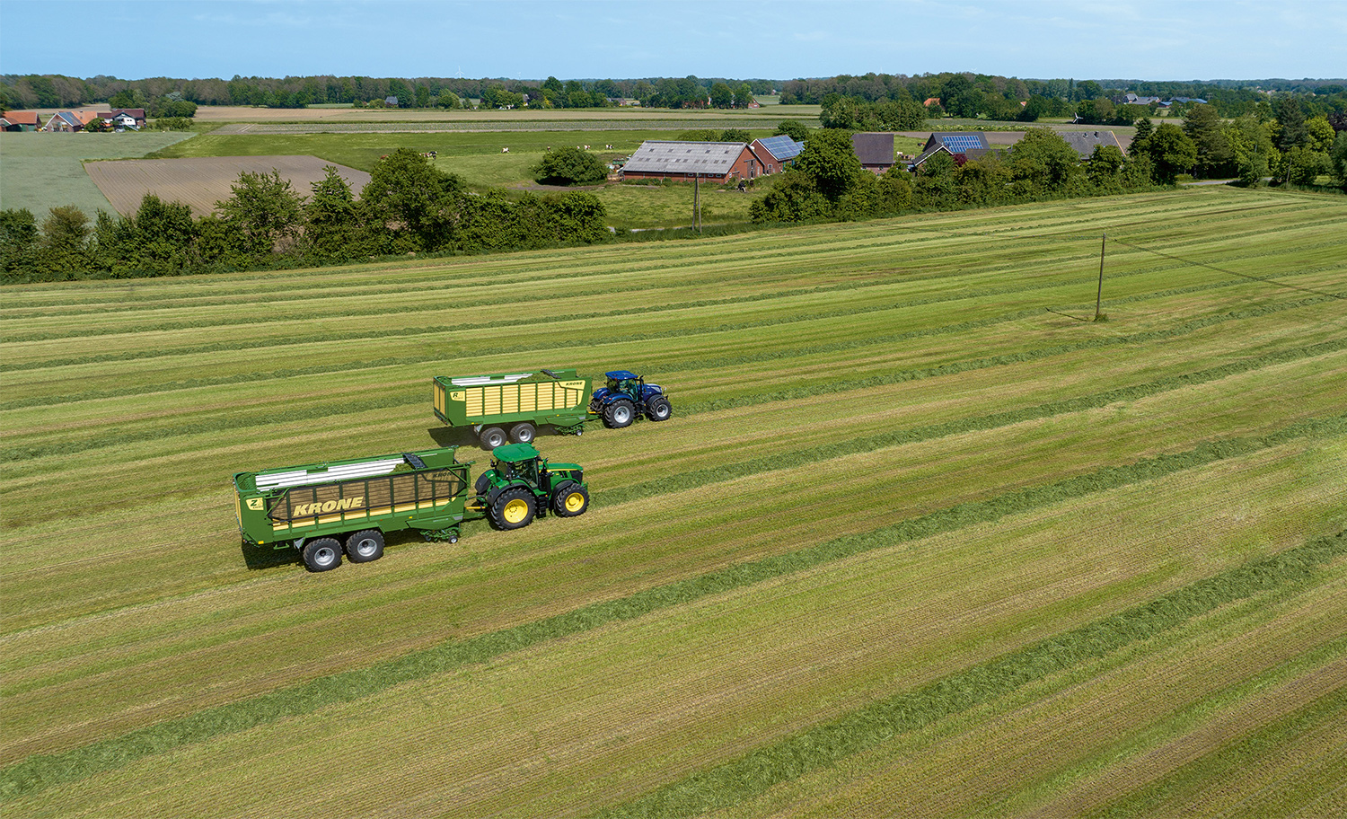 ZX | Self-loading and forager-filled forage wagons | Explore » KRONE NA